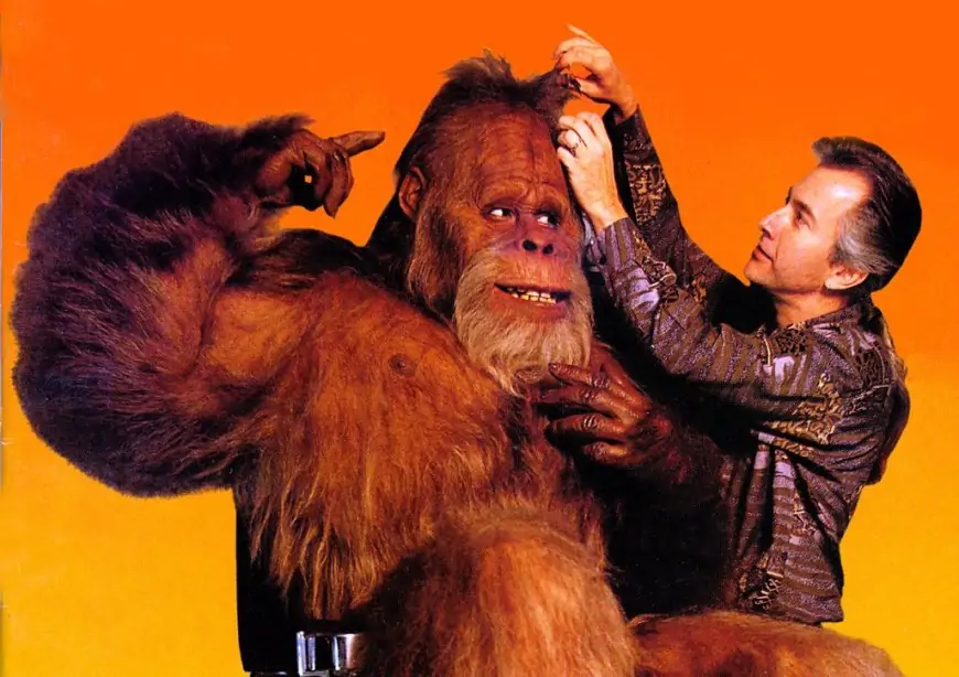 Rick Baker creating Harry: Harry and the Hendersons (1987) 
