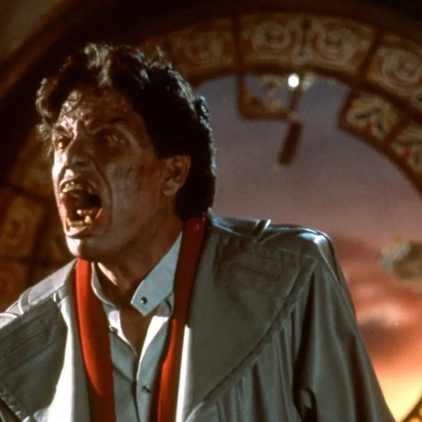 Jerry Dandridge changing in to a vampire: Fright Night